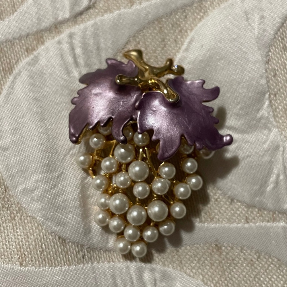 vintage faux‎ pearl cluster purple enamel grape brooch rhinestone accent